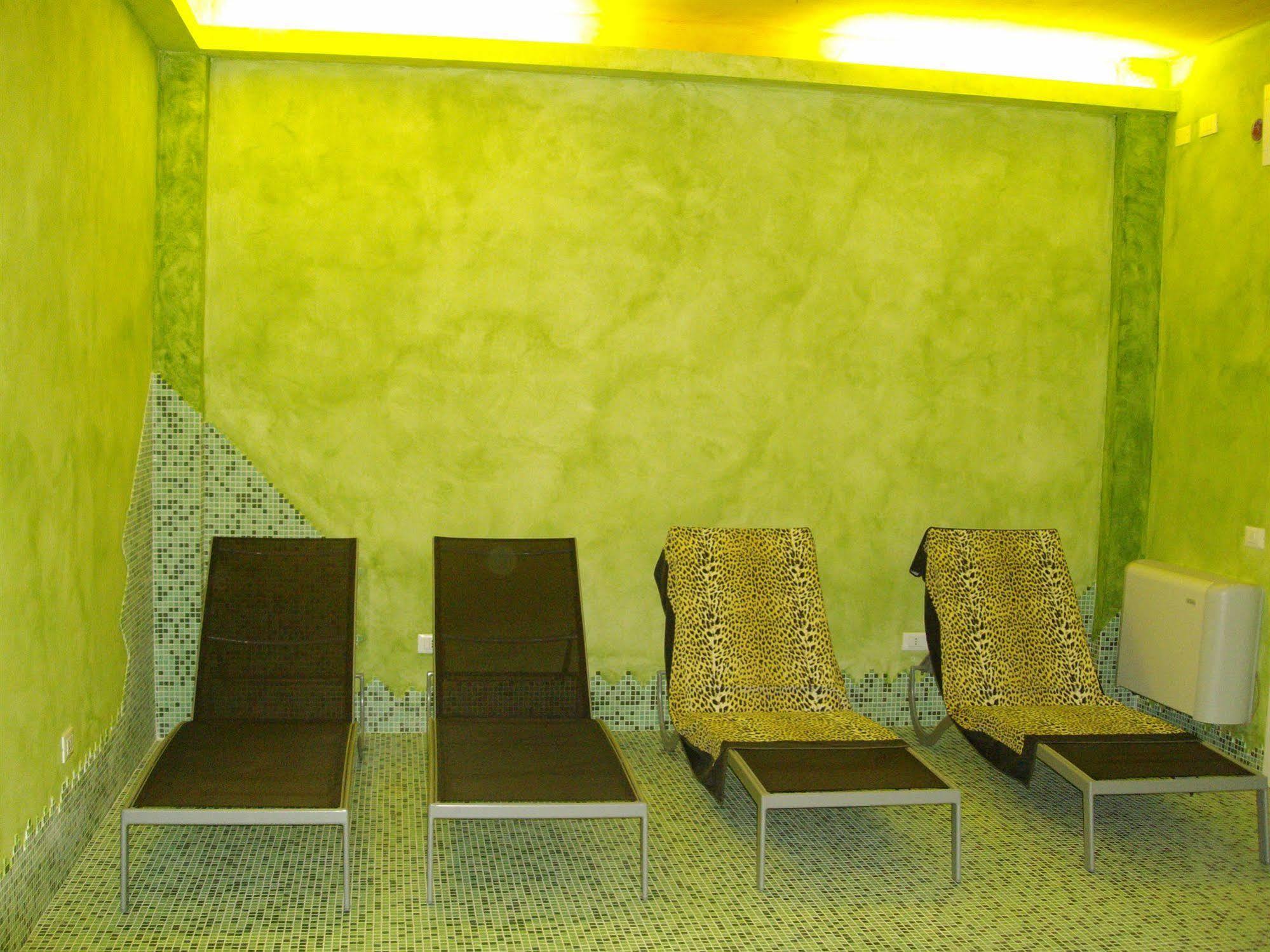 Residence Cleo Llido Degli Estensi Exteriör bild